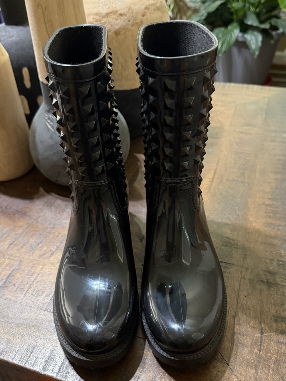 EUC Valentino Garavani Rockstud Black Rain Boots Size 38 Made in 🇮🇹
